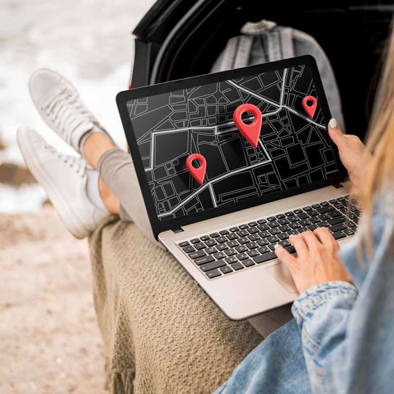 Costais a ghearradh go héifeachtach le córas rianaithe GPS saincheaptha
